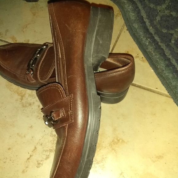 Leather  chain embellished loafers - Picture 3 of 6